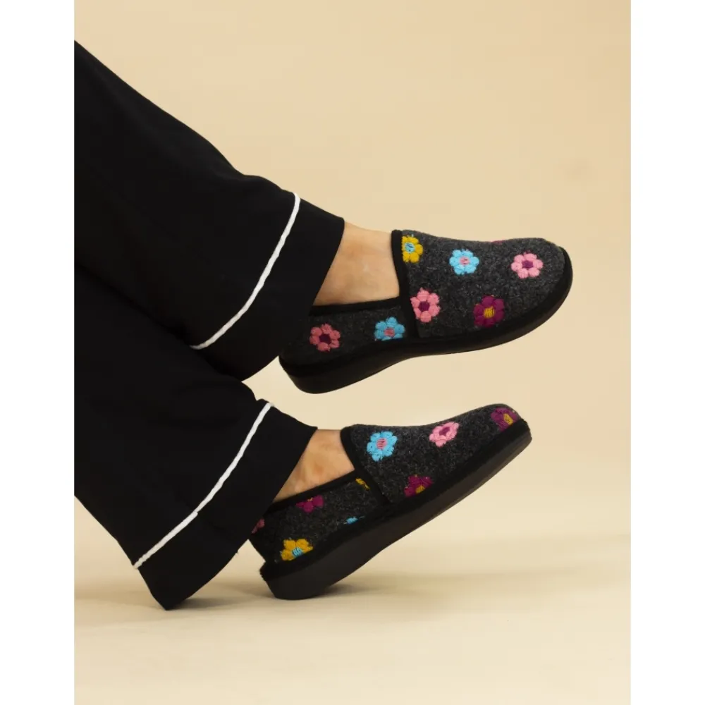 Lunar Shoes Babouche Sépale Noire- A Enfiler